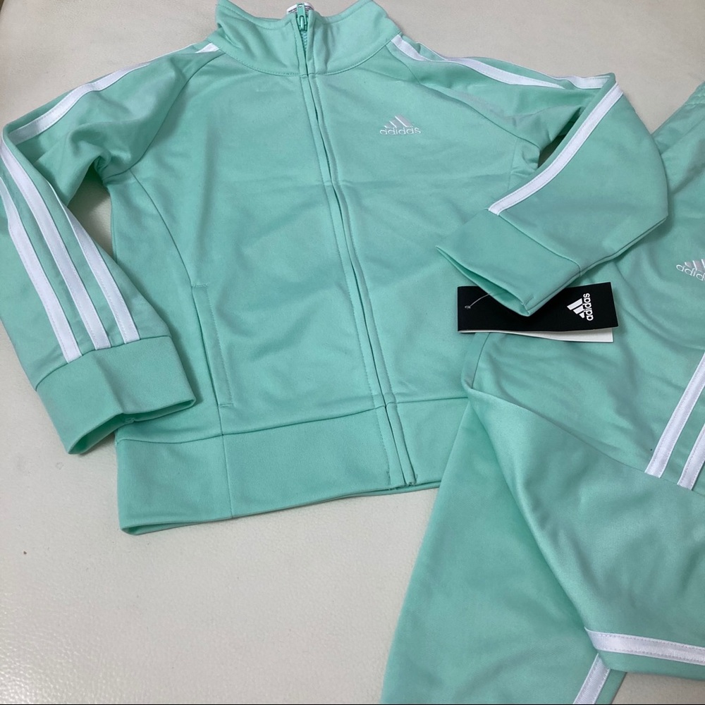 Adidas girl cute light green active pants set 2307 - Picture 3 of 5